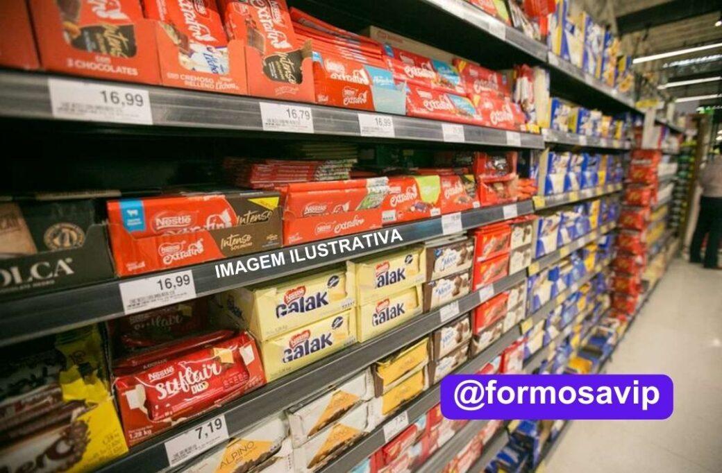 Juntos no amor e no crime, casal é preso após furtar produtos em supermercado de Formosa